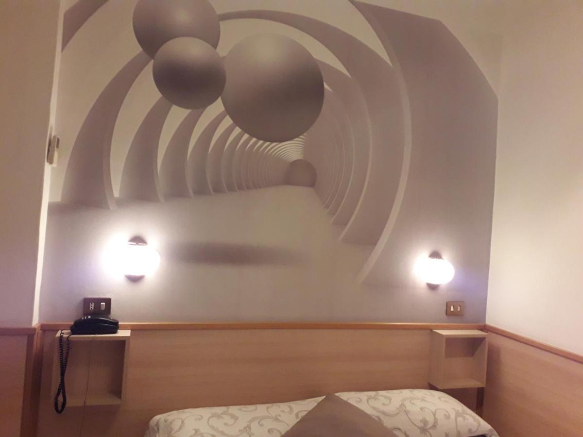 Hotel Vittoriano Турин Экстерьер фото