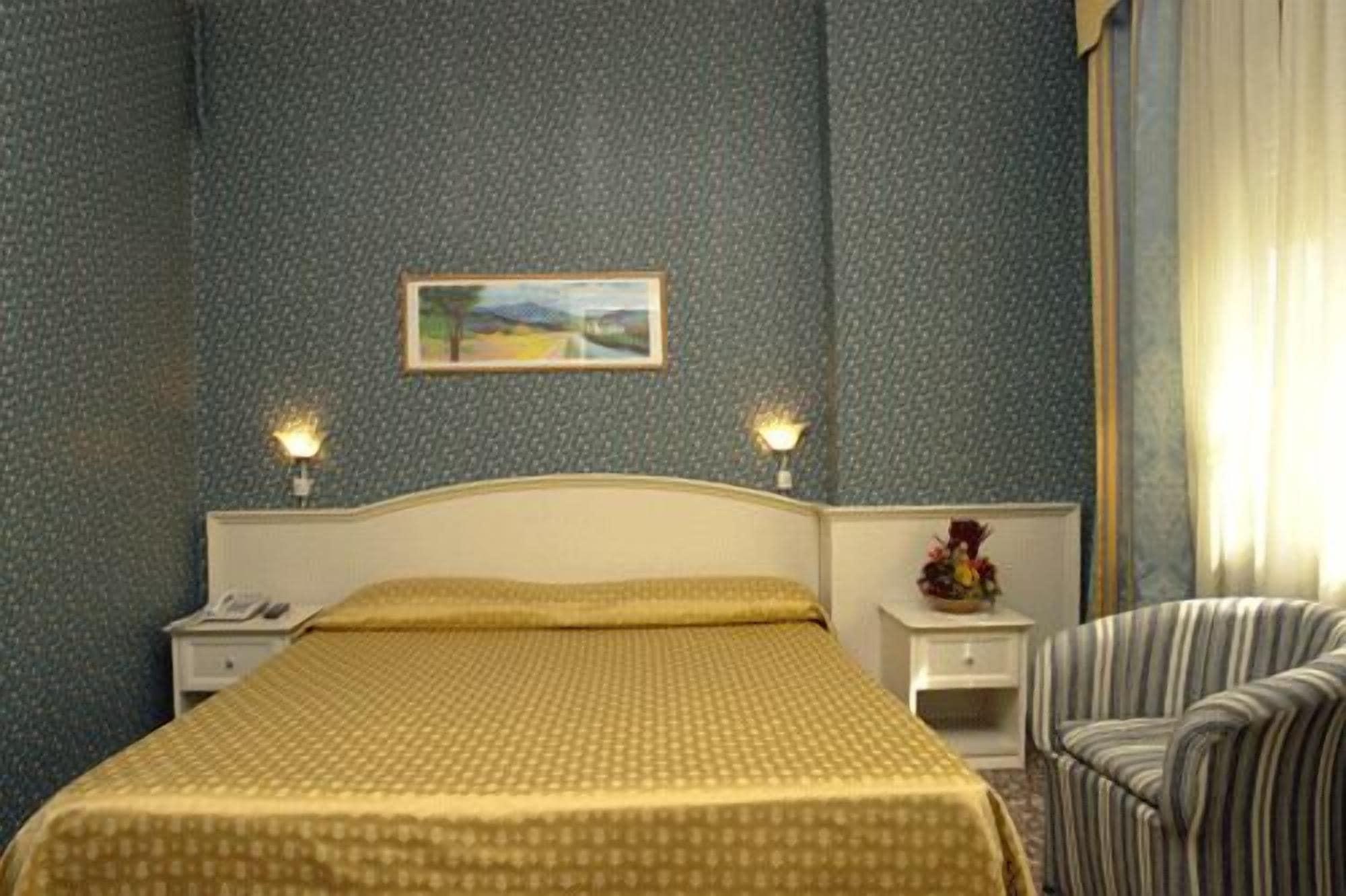 Hotel Vittoriano Турин Экстерьер фото